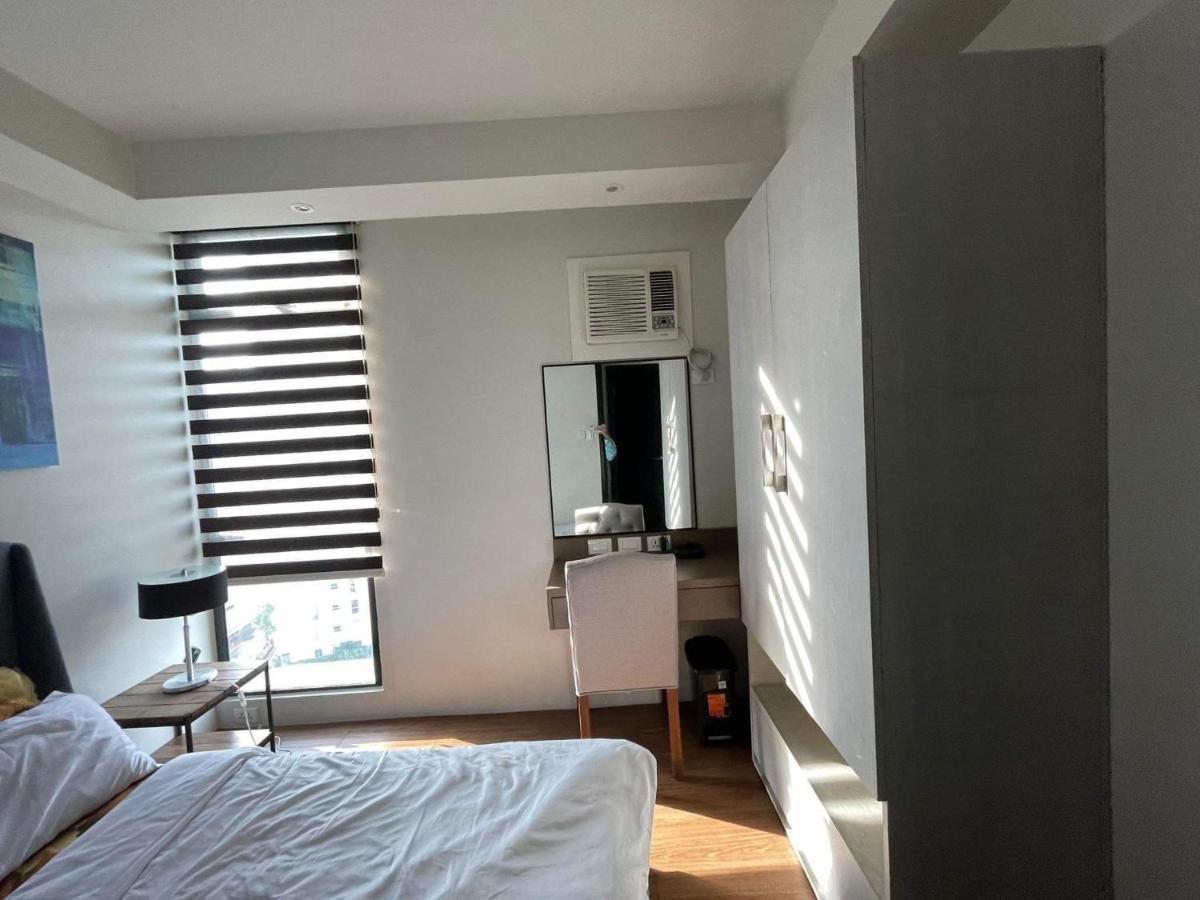 2 Bedroom Portovita Tower 12-A Маніла Екстер'єр фото