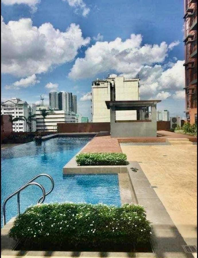 2 Bedroom Portovita Tower 12-A Маніла Екстер'єр фото