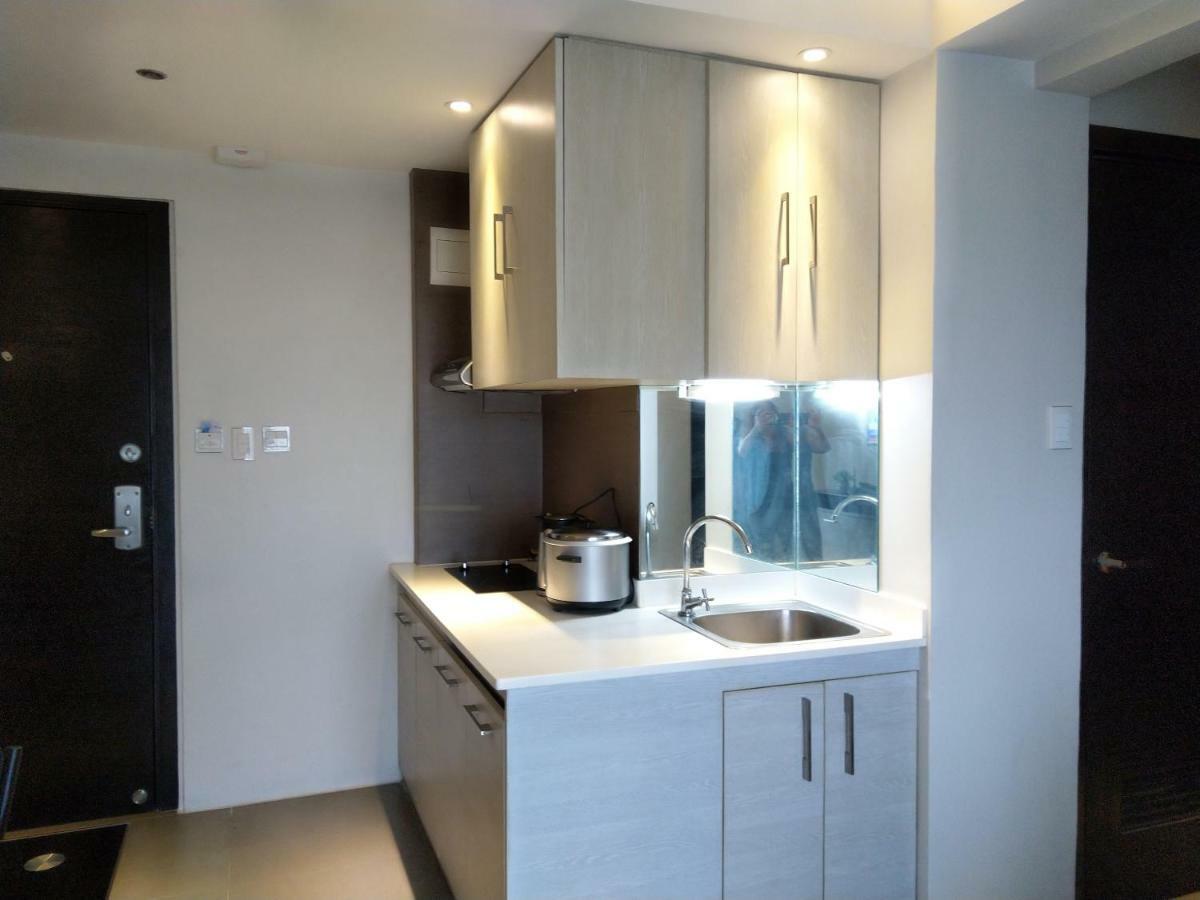 2 Bedroom Portovita Tower 12-A Маніла Екстер'єр фото